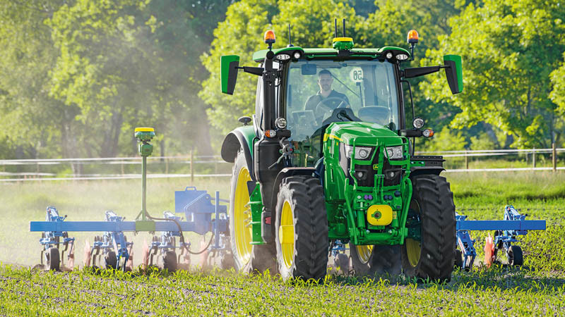 John Deere ułatwia przejście na sygnał RTK