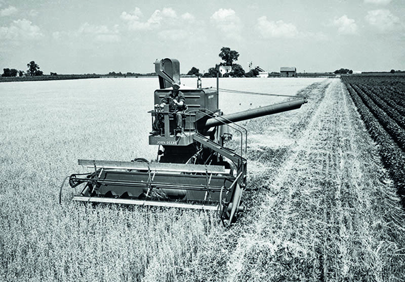 John Deere świętuje 75-lecie kombajnów samojezdnych