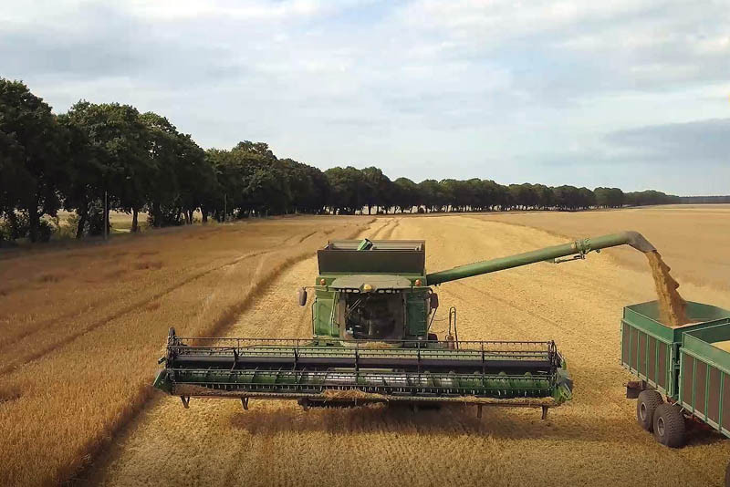 Kto pożycza maszyny rolnicze? Podobno prawie wszyscy...