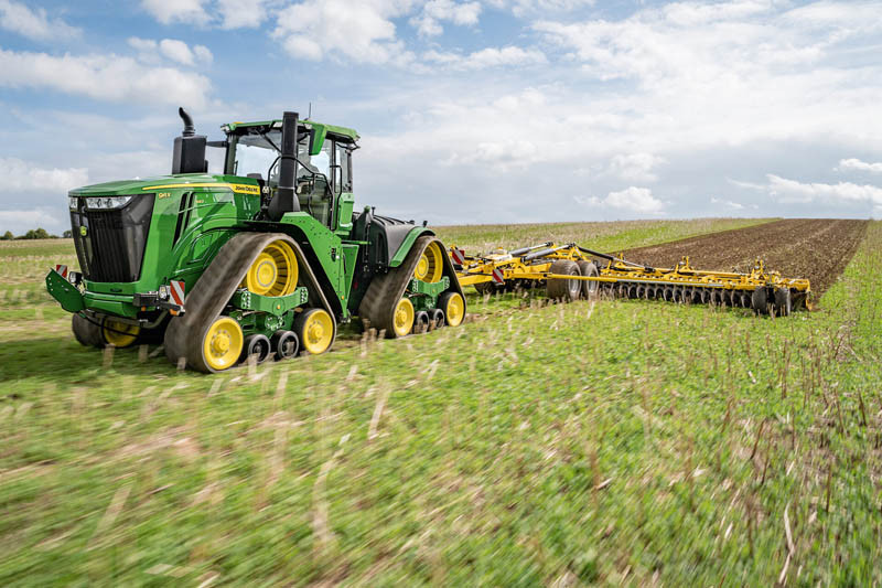 Czas na nowe. Czym nas zaskakują ulepszone ciągniki 9RX?