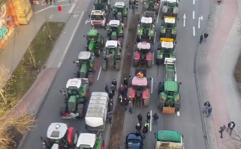 Rolnicy protestują: blokada Paryża, Hamburga i Brukseli - wideo