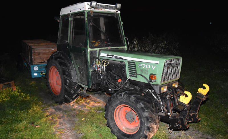 Chcieli ukraść ciągnik. Grozili właścicielowi...