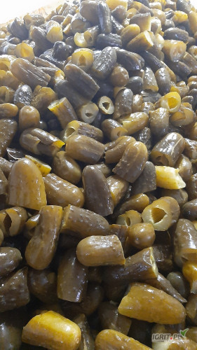 Sprzedam ogórki kiszone beczkowe z przeznaczeniem na kostkę lub przecier, towar jak na zdjęciu w ilości około 4 ton. Odmiany jasne typu...