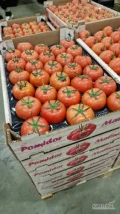 Sprzedam pomidor malinowy na wytłaczance, kraj pochodzenia: Macedonia, kaliber BB oraz BBB. Jakość 100 %. 