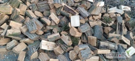 Sprzedam drewno akacjowe, polupane i pocięte na kawałki gotowe do palenia. Cena 300 za m3. Możliwość transportu po ustaleniu 