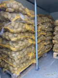 Sprzedam ziemniaki odmiany Soraya, gotowe 260 worków czyli prawie 4 tony, dostępne również większe ilości, na stanie około 70 ton,...