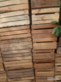 Skrzynki drewniane i plastikowe ròne pojemności możliwy transport cena w ogłoszeniu dotyczy skrzynki drewnianej uniwersalnej używanej 