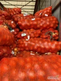 Sprzedam cebule, import w workach po 30kg, kal. 45+ (średnia 50-70).