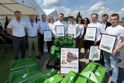 Przyszłość już tu jest – młodzi mechanicy poznają silniki John Deere