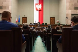 Polityka: Ardanowski zostaje w PiS, Kołakowski odchodzi