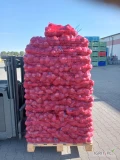 Sprzedam cebulę czerwoną  młodą podsuszona worek 5,10 kg bigbag kaliber 5-8 ilości tirowe i paletowe 