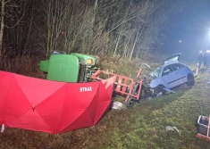 Tragiczne w skutkach zderzenie seata z ciągnikiem