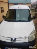 Witam.Sprzedam peugeot partner 1.4 benzyna .2003 rok.Wazny przegląd i OC.Auto na chodzie.Wiecdj info pod numerem telefonu.