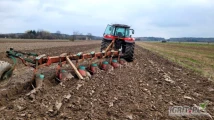 Oferuje orkę dużym pługiem 7 skibowym, orka po sadzie, orka po lesie, pług się nie zapycha do 30 cm wgłąb. Powiat Białobrzeski,...