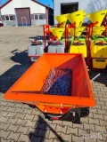 Rozsiewacz dwutarczowy nawozów demarol. 
