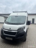 Do wynajęcia Peugeot Boxer z 2019 roku.
