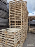 Sprzedam palety 100×120 urzywane . Około 500 szt . Wmiare ładne. 