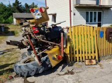 W zderzeniu Ursusa z Peugeotem ucierpiał kierowca... ciągnika