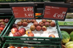 Jabłek mniej niż przed rokiem. Dlaczego więc są tak tanie w skupie?