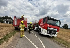 Pożar pola pod Kluczborkiem - rolnicy pomagali gasić