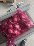 Sprzedam cebulę czerwoną. Worek szyty 5kg.