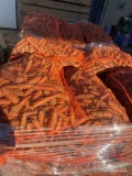 Sprzedam marchew odpadowa brudna. Pakowana w worki po 20/25kg. Cena 50gr/kg