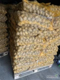 Sprzedam ziemniaki 4+ z jasnej ziemi worek szyty 25kg na paletach z jaśniej ziemi bez uszkodzeń itp towar zdrowy cena nie podlega...