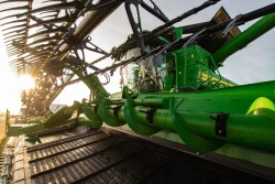Kiedy tradycja łączy się z nowoczesnością - John Deere na Agro Show 2022