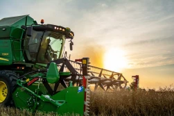 Potrzebne nowe przepisy dla kombajnów na drogach