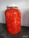 Na sprzedaż papryka konserwowa paski, słoik 3700gr, po odsączeniu 2000gr wsadu. Sprzedam w ilościach hurtowch
