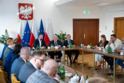 Kosiniak-Kamysz: Trzeba wrócić do ochrony europejskiego rynku