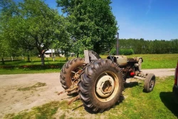 26-latkowi spodobał się ciągnik, więc... go ukradł i chciał przemalować
