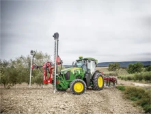 Nowa seria ciągników 5ML firmy John Deere