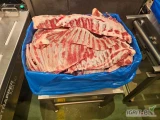 Sprzedam baranie żeberka z mostkiem mrożone, pakowane w karton wyłożony folia. Możliwa dostawa do klienta po uzgodnieniu warunków...
