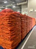 Sprzedam marchew  myta 2-4 Holandia worek 10 kg , ilości tirowe lub paletowe. Możliwy transport. Cena w zależności od miejsca
