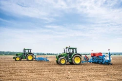 Liderzy połączyli siły – Saaten-Union i John Deere rozwijają nowoczesne rolnictwo