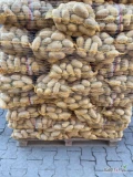 Sprzedam ziemniaki Queen Anne w kalibrażu 50+ pakowane w worek 15kg na palecie. Ładny i zdrowy towar. 