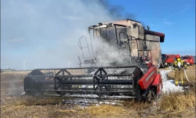 Płoną pola, ścierniska, maszyny i lasy - ZDJĘCIA