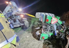 Przewrócony ciągnik. Kierowca nie przeżył