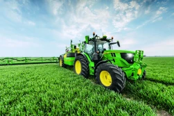 Rejestracja ciągników: John Deere znów wygrywa z New Holland