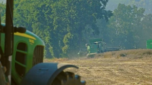 Warta Bolesławiecka: Żniwa na wymagającym górzystym terenie