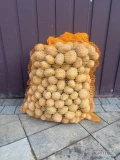Sprzedam ziemniaki bardzo wczesne Werbena. Pierwszy rok po centrali, udokumentowane. Kaliber 30-40 jak sadzeniak. Jest 700 kg w workach po...