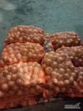 Witam sprzedam cebule w worku 15 kg  odmiana Armstrong kaliber 5-8 jasna łuska ładny towar. Zapraszam 